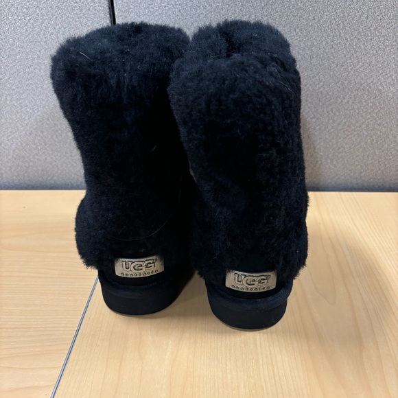 UGG Patten Sherpa Womens Size 5 Black Classic Outdoor Winter Boots - Picture 4 of 8